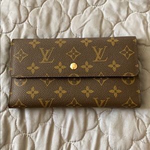 Louis Vuitton tri fold wallet